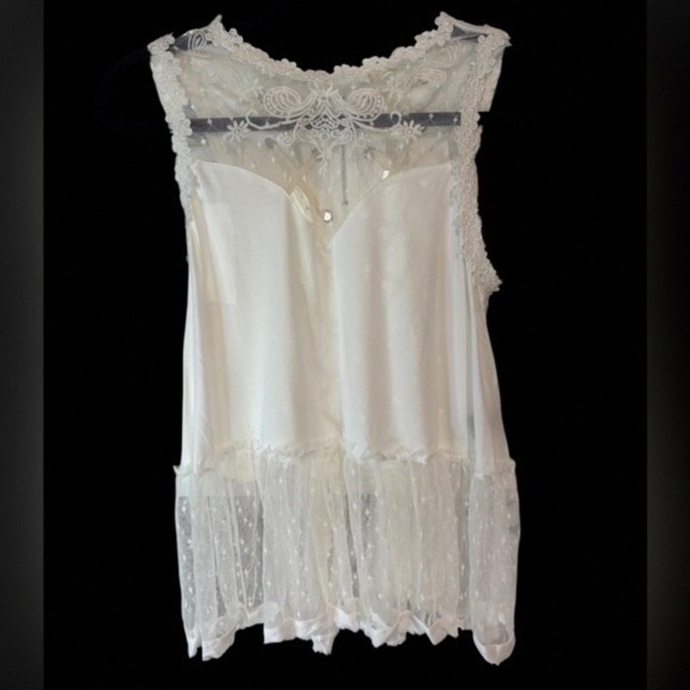 POL White Lace Detail Top
